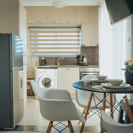 View * Καλαμάτα